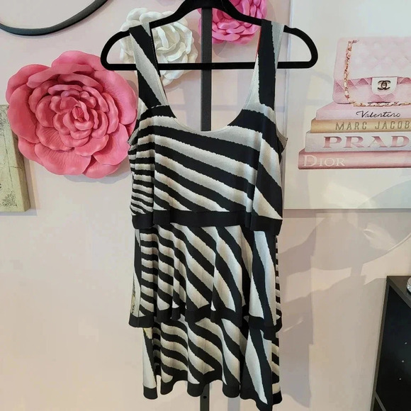 Eva Varro Tiered Animal Print Dress/Tunic - Picture 3 of 3